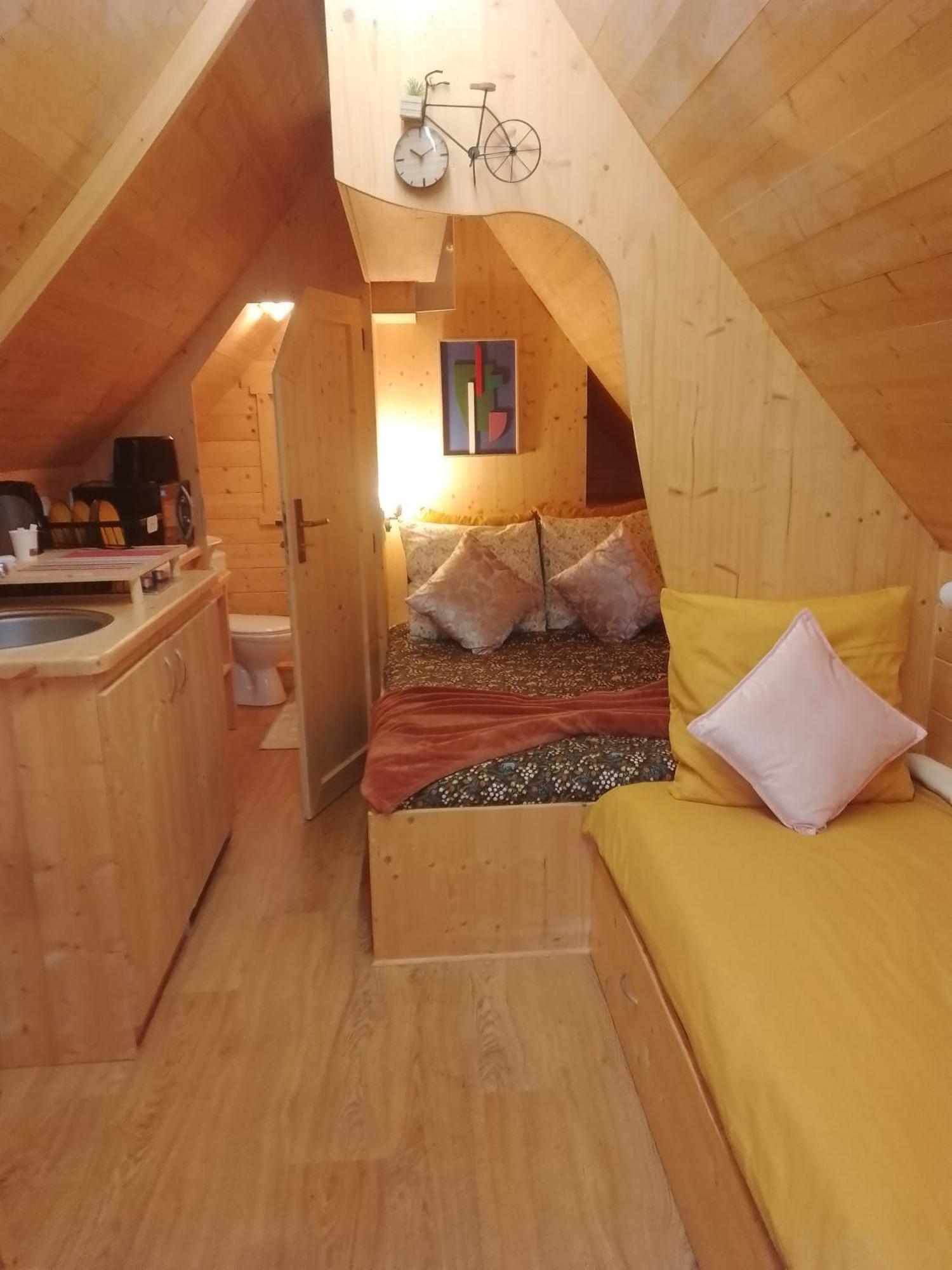La Halte Du Canal Campsite *