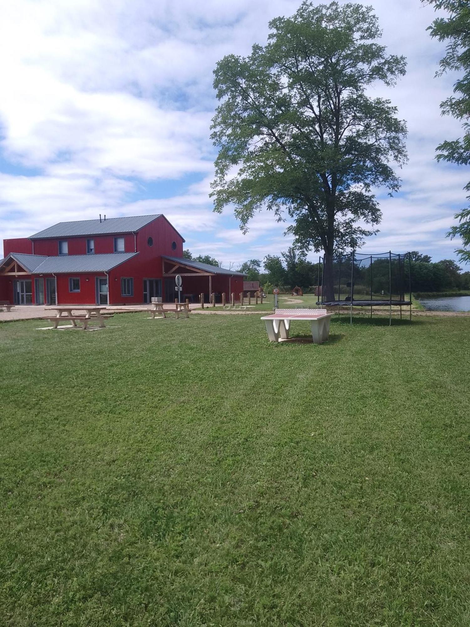 La Halte Du Canal Campsite