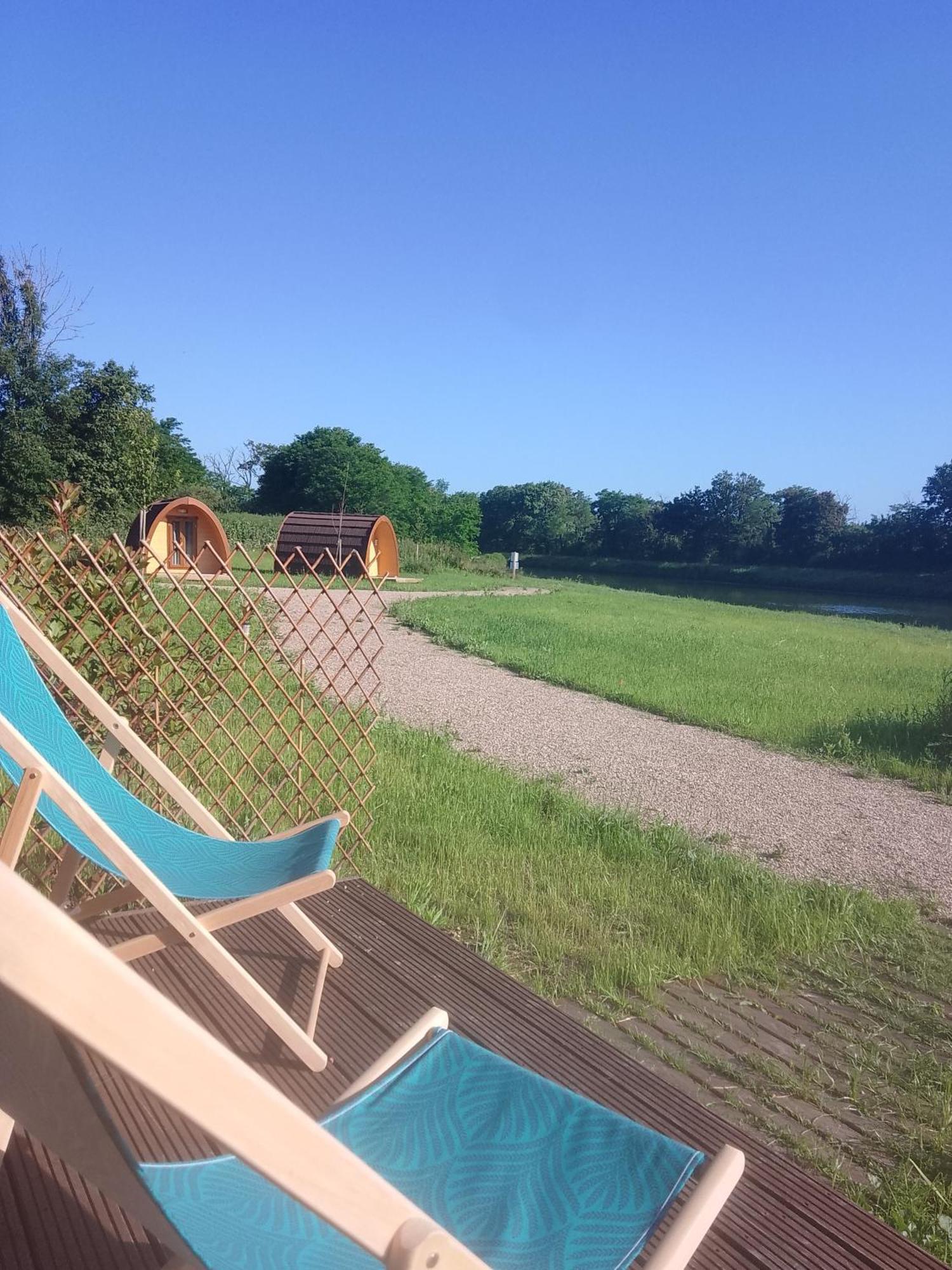 Campsite La Halte Du Canal Luthenay-Uxeloup